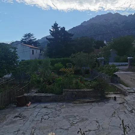 Appartement Entre Et Montagne Avec Beau Jardin *