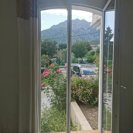 Entre Et Montagne Avec Beau Jardin *