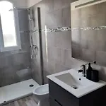 Appartement Entre Et Montagne Avec Beau Jardin *