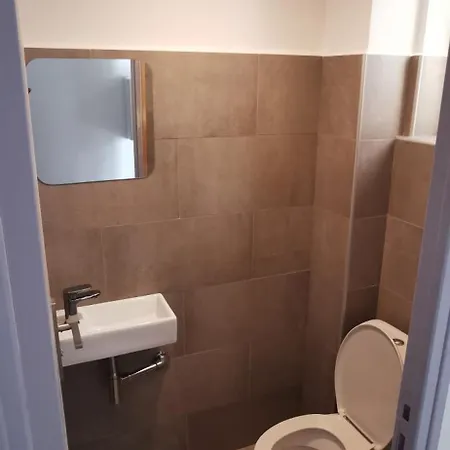 Entre Et Montagne Avec Beau Jardin