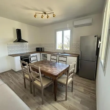 아파트 Entre Et Montagne Avec Beau Jardin