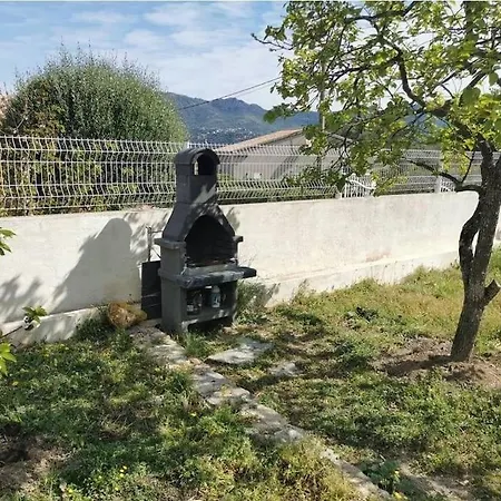 Entre Et Montagne Avec Beau Jardin * 칼렌자나