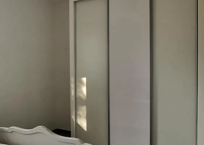 דירה Entre Et Montagne Avec Beau Jardin *